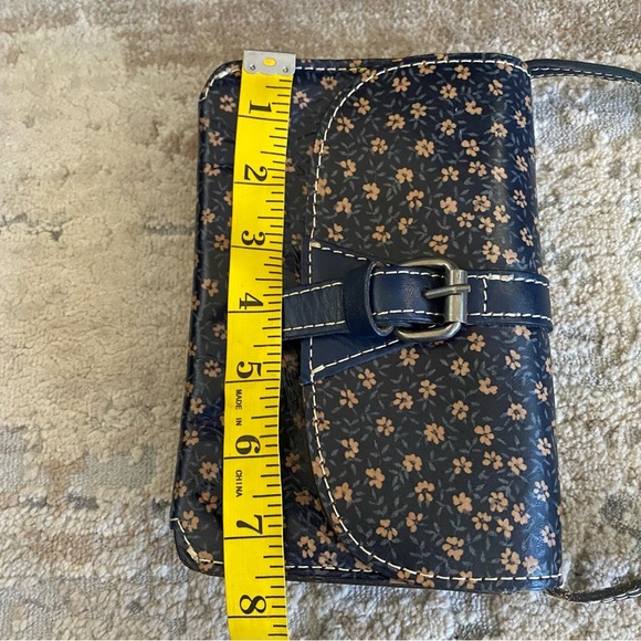 Patricia Nash Torri Small Crossbody Leather Purse Clutch Blue Daisies Floral - Picture 9 of 12